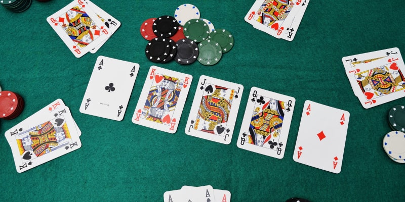 Poker có nhiều biến thể phổ biến